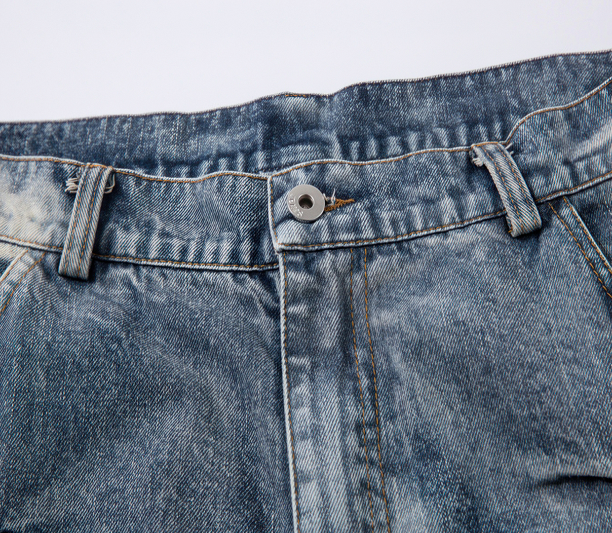 Distressed Washed Pleated Jeans